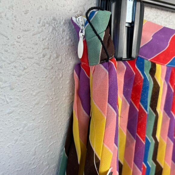 NWT Guess Rainbow Pleated Nazarene Skirt Size 29 - Picture 4 of 9